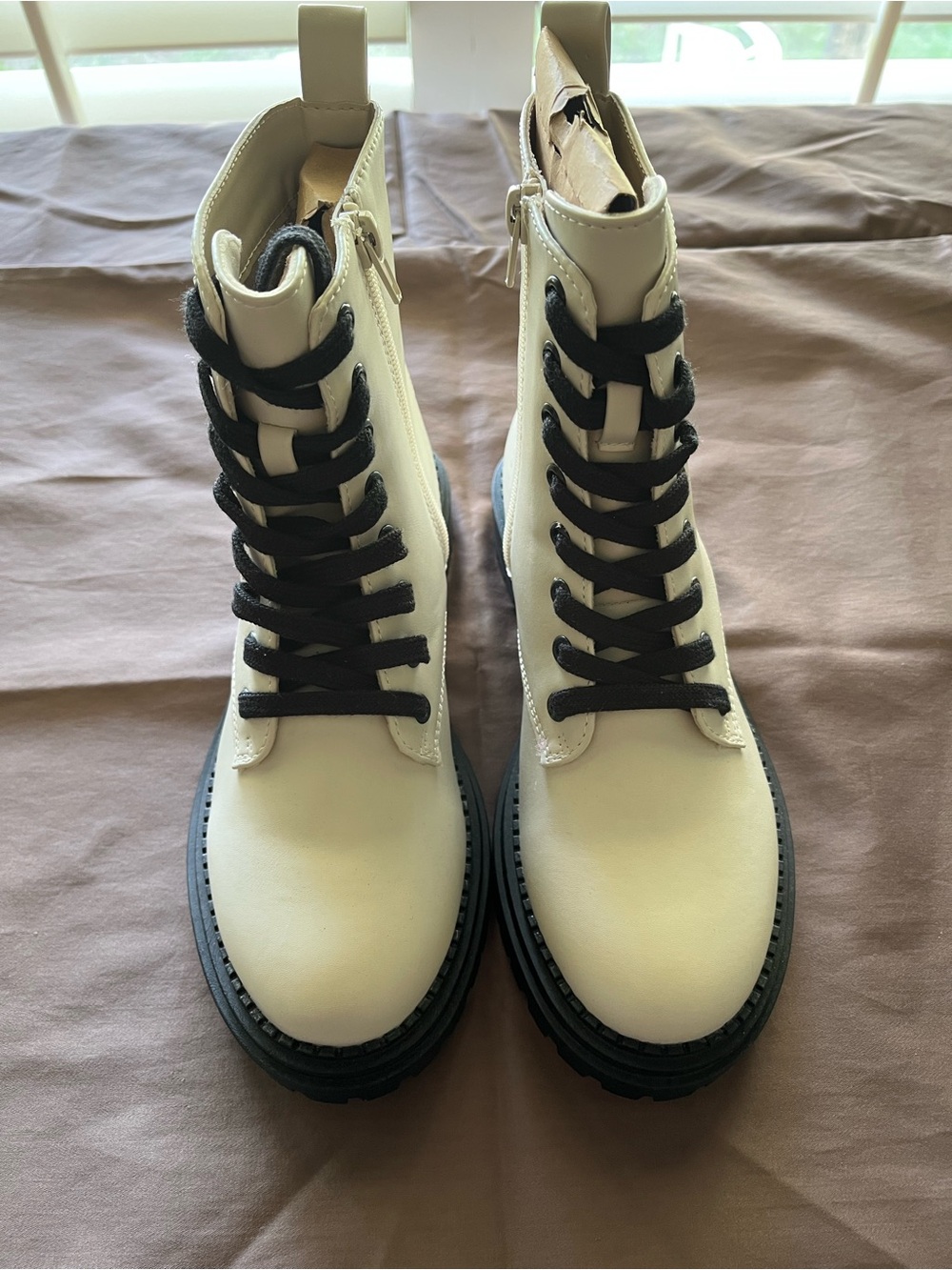 London Rag USA 6 booties NWT